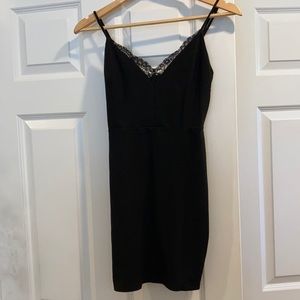 black bodycon dress